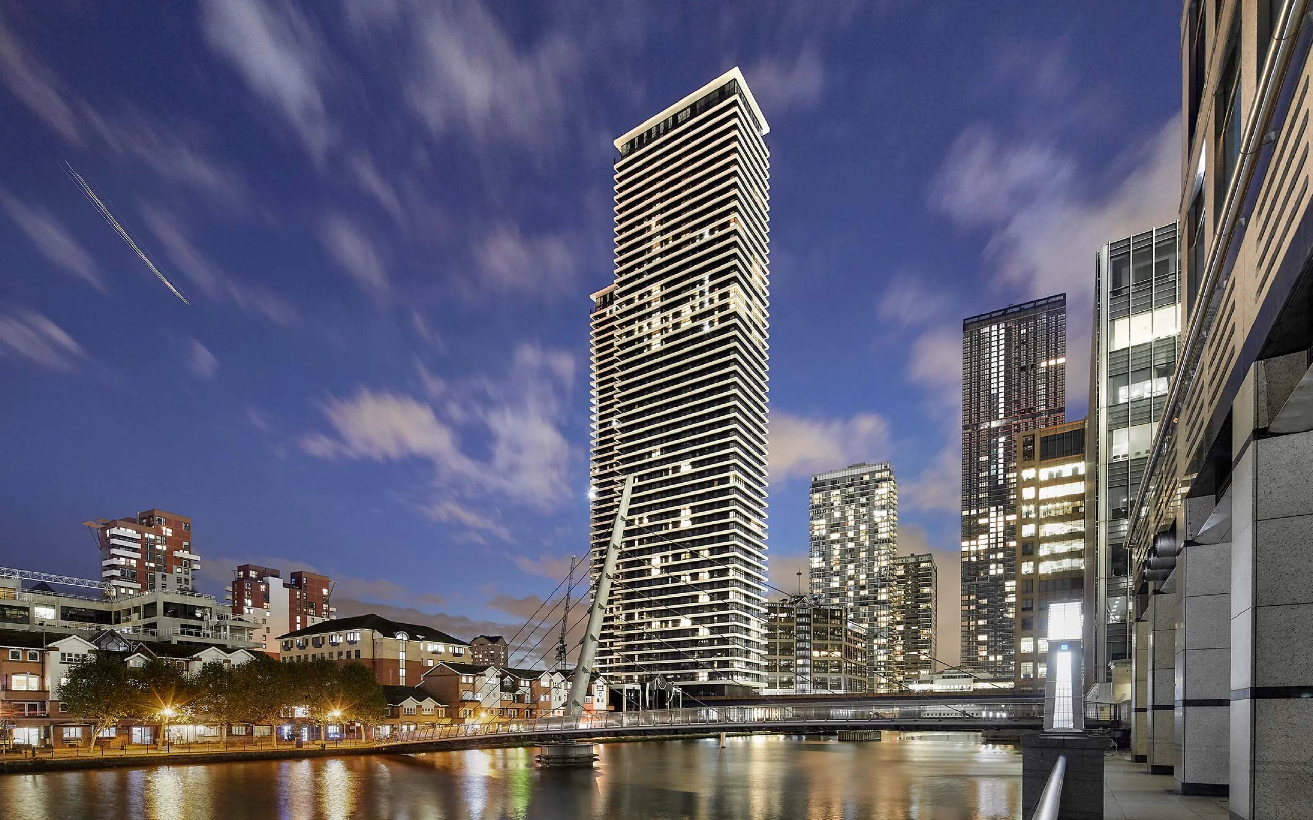 Wardian London - Dockside
