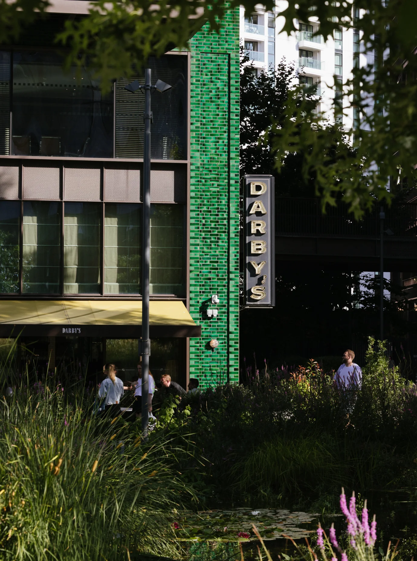 Darby's Restaurant - Embassy Gardens