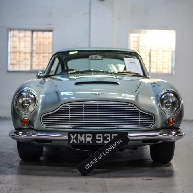 Duke of London - Car Front