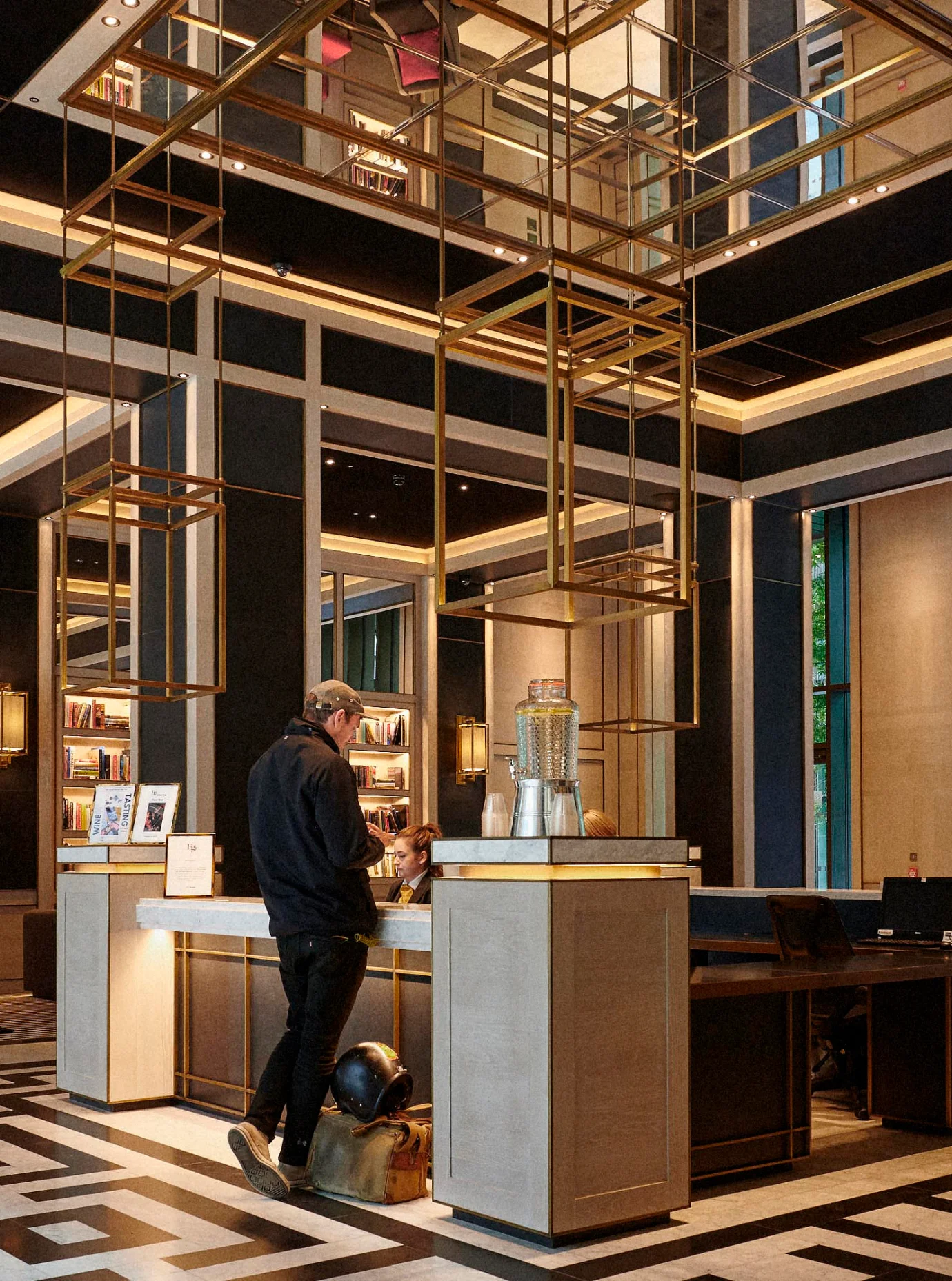 Embassy Gardens - Lobby Concierge