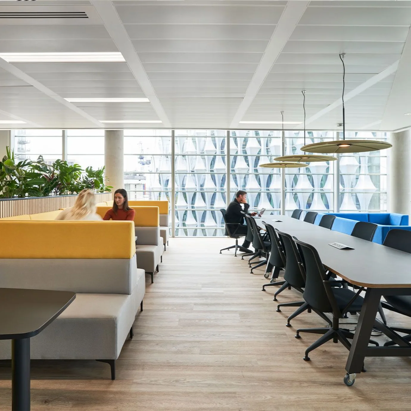 One Embassy Gardens - workspace