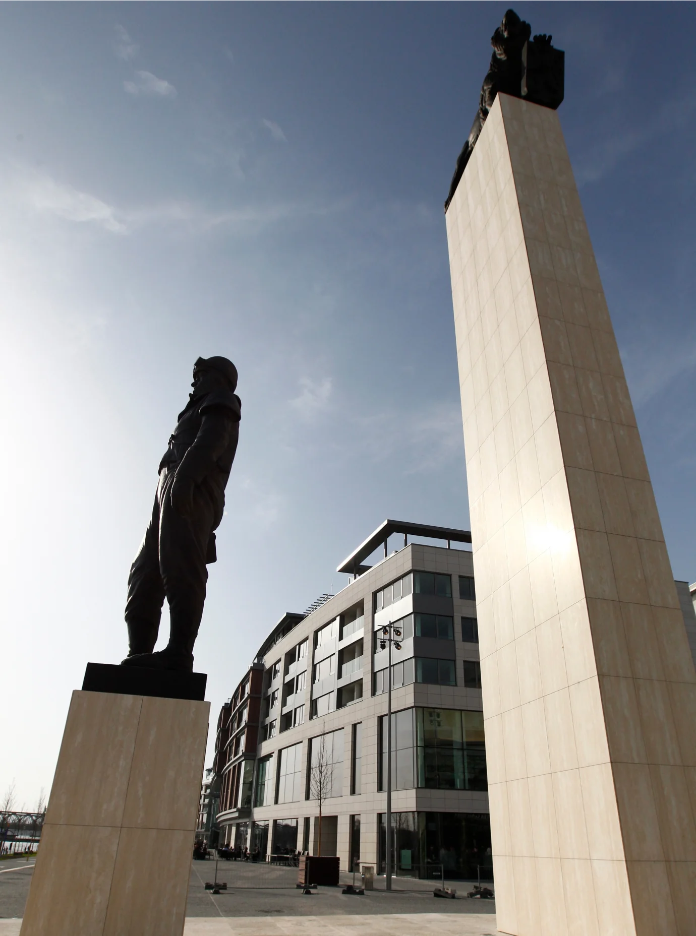 Eurovea - statues