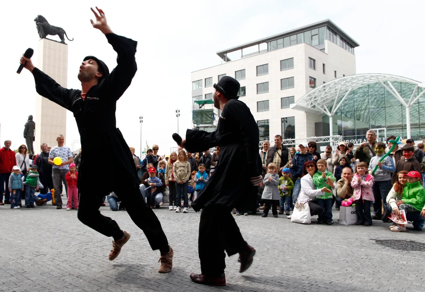 Eurovea - street entertainers