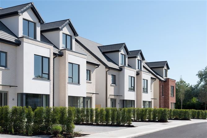 Stonehaven, Naas